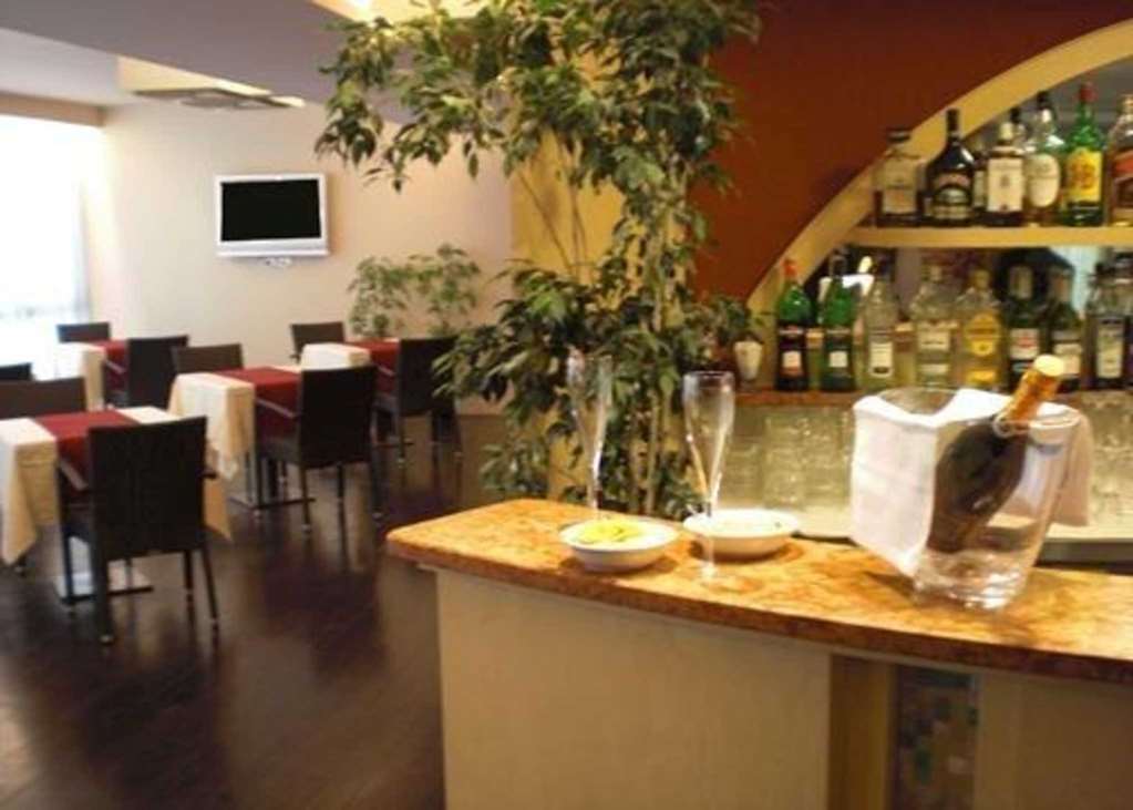 Hotel Delfino Venezia Mestre Restoran gambar